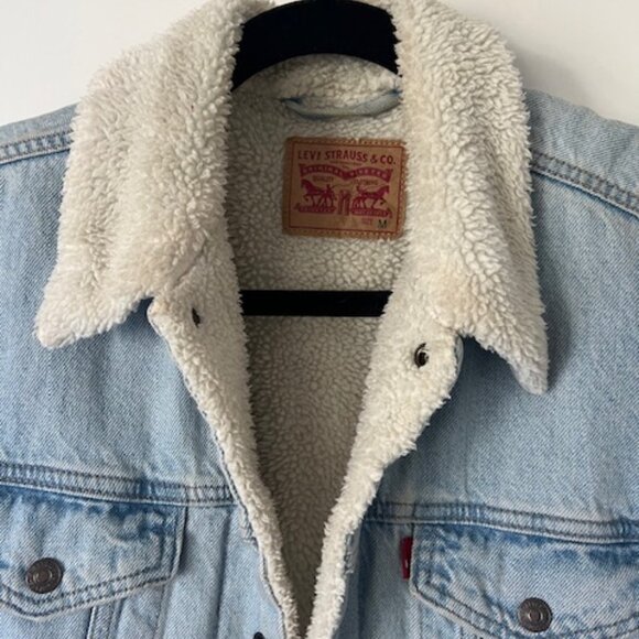 Levi's Sherpa Lined Denim Jacket, Light Wash - Picture 2 of 3